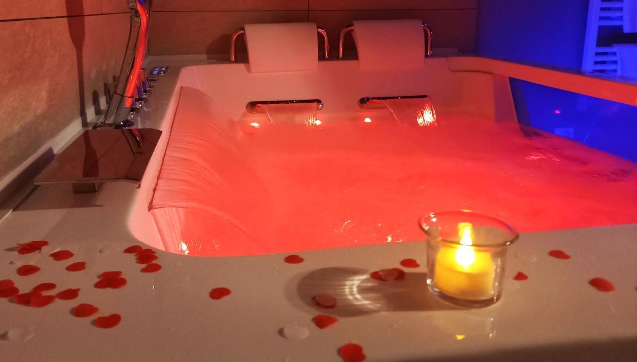 La Passionnante Gite Avec Spa Privatif Saint-Philbert-de-Bouaine Extérieur photo